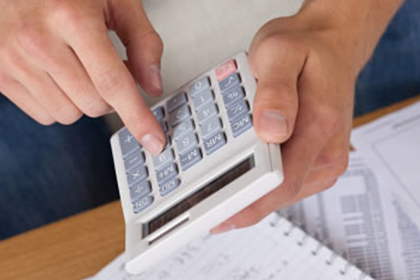 如何辨别民间借贷中的诈骗行为，相关法律有哪些规定？